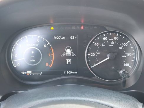 Used 2024 Nissan Kicks SR w/ SR Premium Package FWD image 16