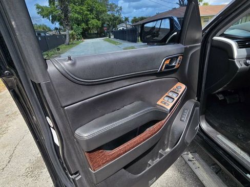 Used 2018 GMC Yukon XL SLT image 16