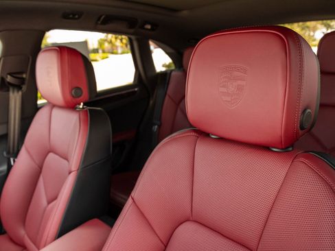 Certified 2026 Porsche Macan image 23