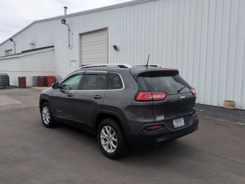 Used 2016 Jeep Cherokee Latitude w/ Comfort/Convenience Group image 8