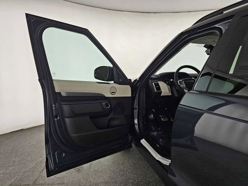 New 2026 Land Rover Discovery Dynamic SE image 21