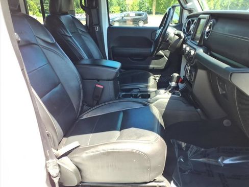 Used 2023 Jeep Wrangler Unlimited Sahara w/ Cold Weather Group AWD/4WD image 24