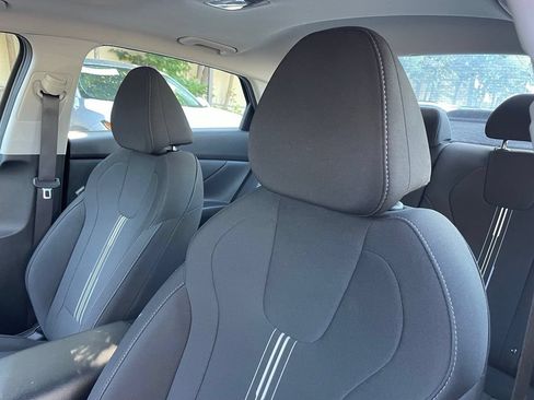 Used 2025 Hyundai Elantra SEL FWD image 23
