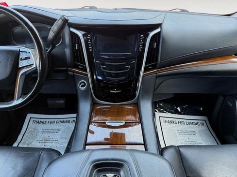 Used 2020 Cadillac Escalade ESV Luxury image 16