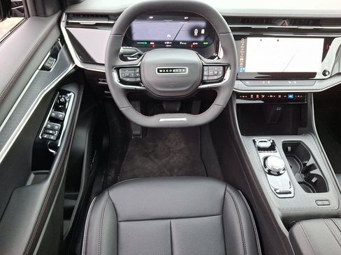 Used 2025 Jeep Wagoneer S Limited image 11