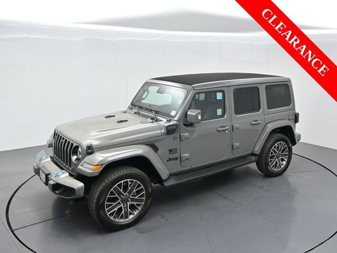 Used 2022 Jeep Wrangler Unlimited Sahara image 56