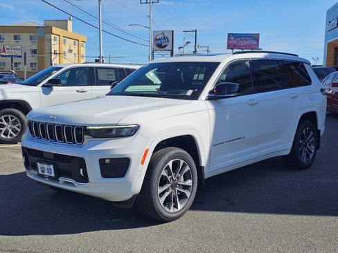 New 2024 Jeep Grand Cherokee L Overland w/ Advanced Protech Group III AWD/4WD image 4