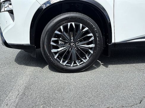 Certified 2026 Nissan Rogue Platinum w/ Platinum Premium Package AWD/4WD image 9