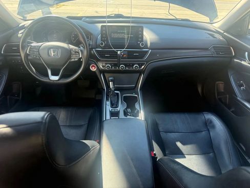 Used 2018 Honda Accord Touring image 16
