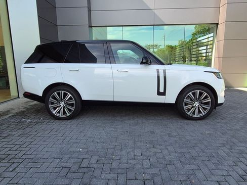 Used 2023 Land Rover Range Rover SE AWD/4WD image 4