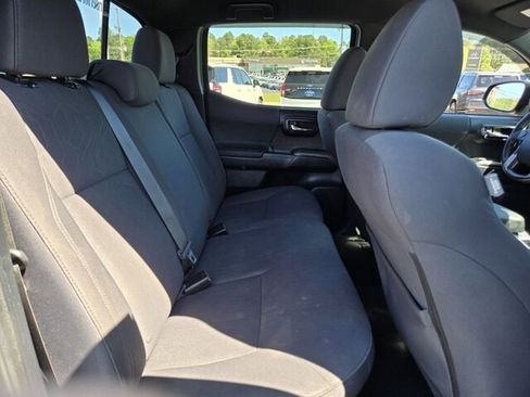 Used 2018 Toyota Tacoma TRD Off-Road image 21