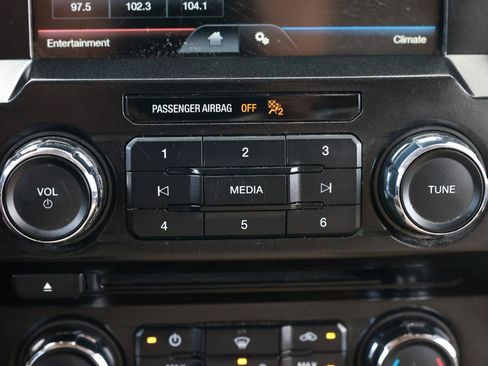 Used 2015 Ford F150 Lariat RWD image 35