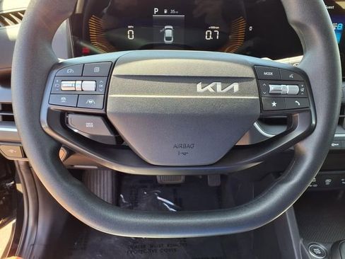 Used 2025 Kia K4 FWD image 16