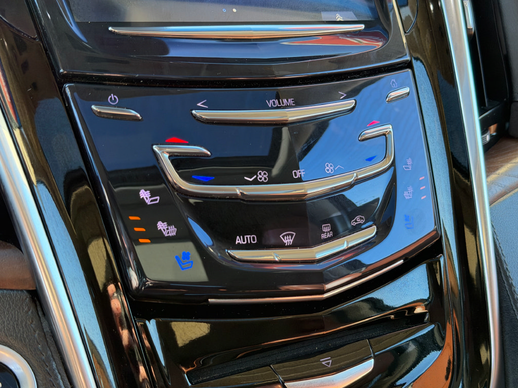 Used 2019 Cadillac Escalade Premium Luxury AWD/4WD image 59