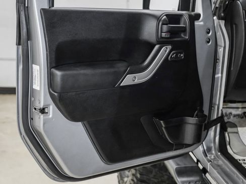 Used 2013 Jeep Wrangler Unlimited Sahara AWD/4WD image 42