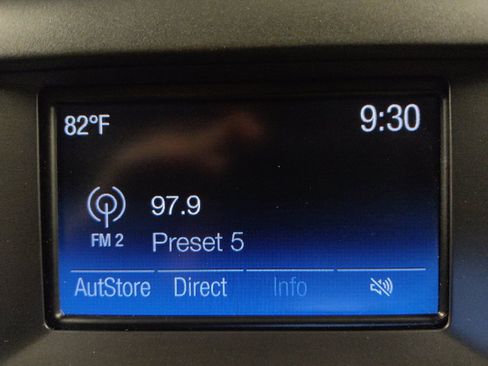Used 2018 Ford Fusion SE FWD image 25