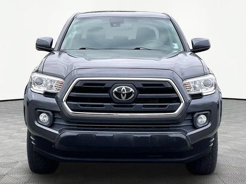 Used 2019 Toyota Tacoma SR5 AWD/4WD image 2