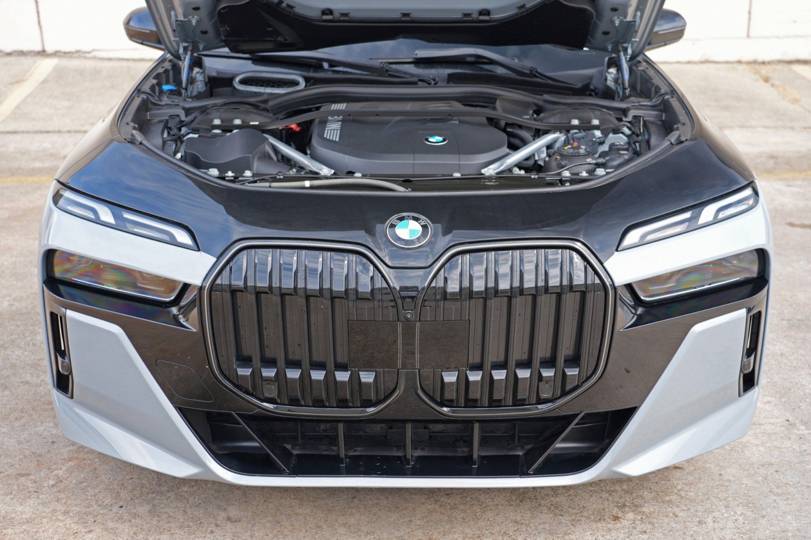 Used 2025 BMW 740i RWD image 8