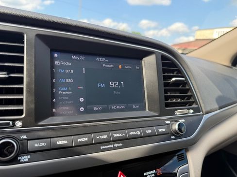 Used 2018 Hyundai Elantra Value Edition FWD image 32