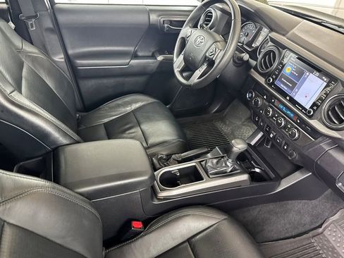 Used 2021 Toyota Tacoma TRD Off-Road w/ TRD Premium Off Road Package image 15