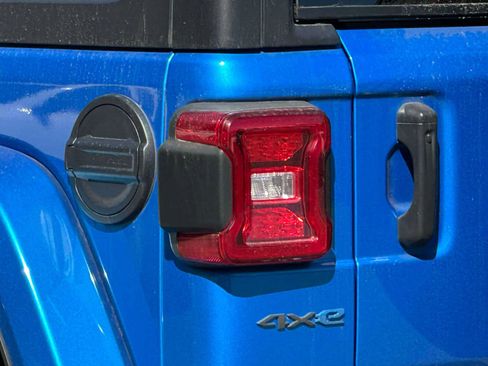 Used 2024 Jeep Wrangler Unlimited w/ Convenience Group image 9