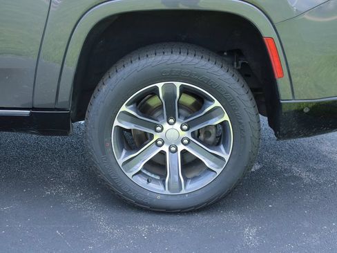 Used 2024 Jeep Grand Wagoneer L 4WD image 8