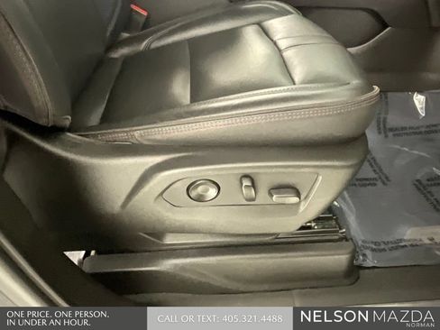 Used 2021 Chevrolet Tahoe RST w/ Luxury Package AWD/4WD image 29