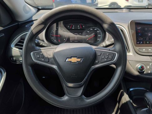 Used 2022 Chevrolet Malibu LT FWD image 11