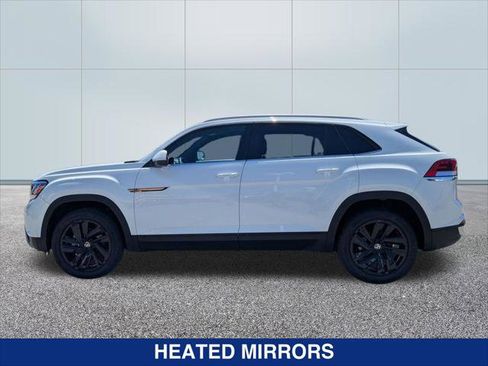 Used 2022 Volkswagen Atlas Cross Sport SE w/ Black Wheel Package AWD/4WD image 2