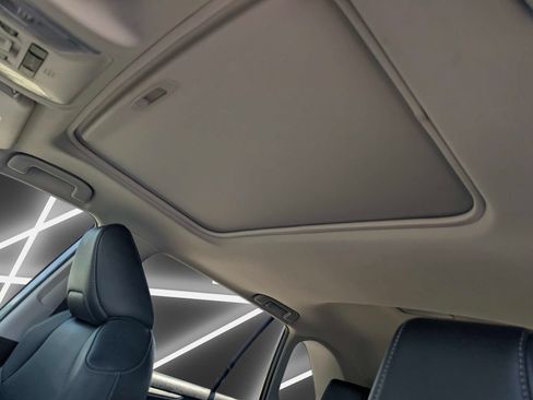 Used 2022 Toyota RAV4 XLE Premium FWD image 18
