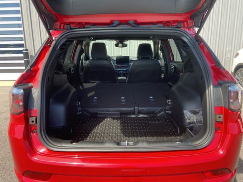 Certified 2022 Jeep Compass Limited image 32