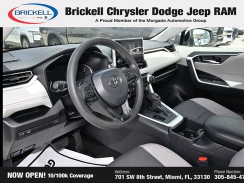 Used 2024 Toyota RAV4 XLE w/ Convenience Package FWD image 5