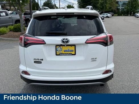 Used 2018 Toyota RAV4 XLE AWD/4WD image 6