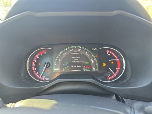 Used 2023 Toyota RAV4 XLE w/ Convenience Package FWD image 19
