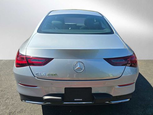 Used 2025 Mercedes-Benz CLA 250 image 2