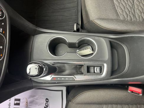 Used 2018 Chevrolet Equinox LT AWD/4WD image 38
