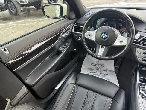 Used 2022 BMW 750i xDrive w/ Autobahn Package image 36