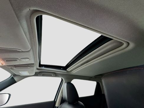 Used 2017 Nissan Juke SL image 12