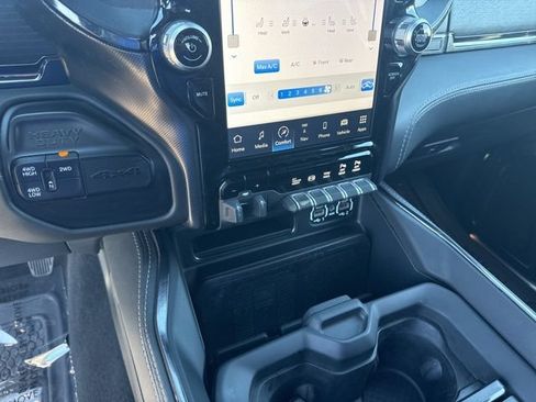 Used 2022 RAM 2500 Limited AWD/4WD image 29
