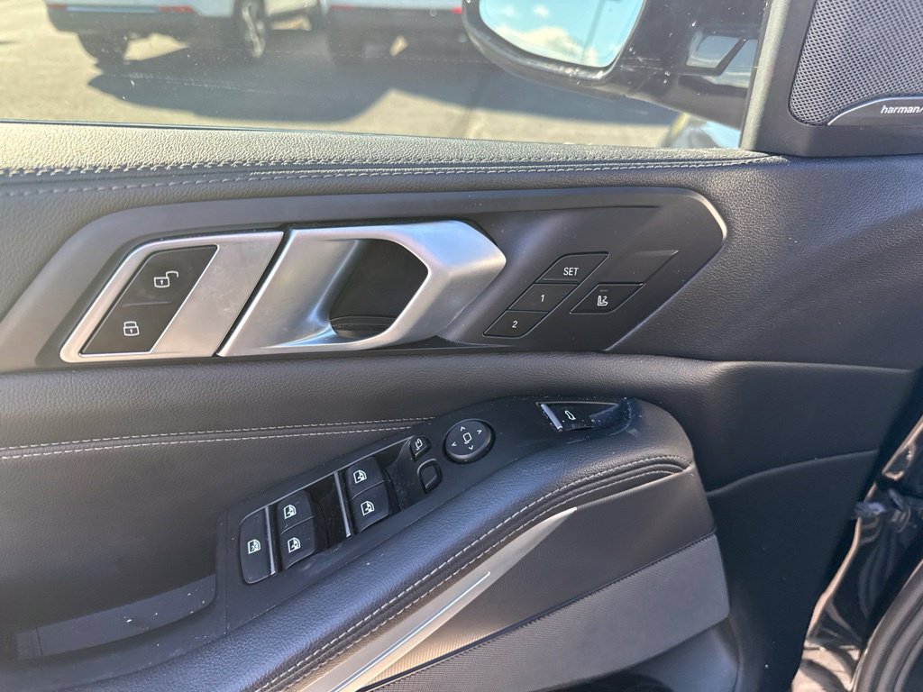 Used 2020 BMW X5 M50i w/ Premium Package AWD/4WD image 8