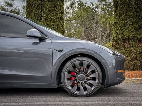 Used 2023 Tesla Model Y Performance image 14