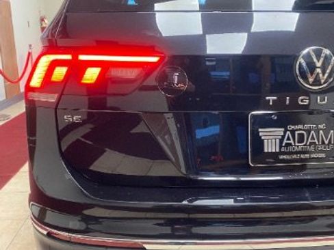 Used 2024 Volkswagen Tiguan SE image 12