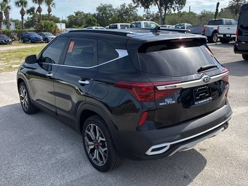 Used 2021 Kia Seltos SX w/ SX Sunroof Package AWD/4WD image 8