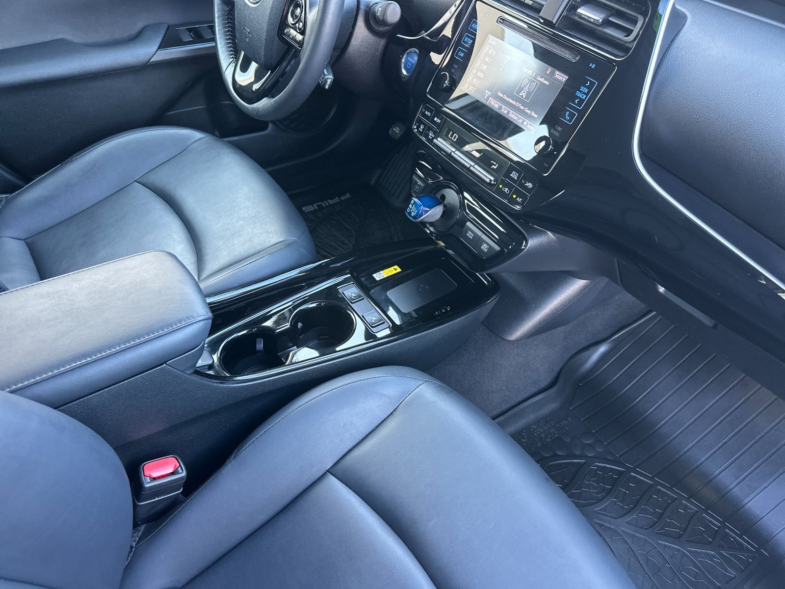 Used 2019 Toyota Prius XLE AWD/4WD image 16