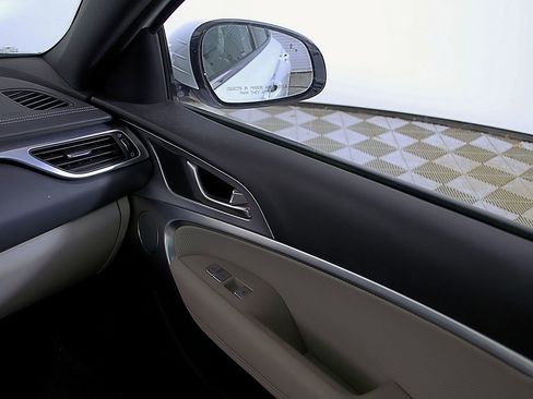 Used 2022 Genesis G70 2.0T w/ Prestige Package image 18