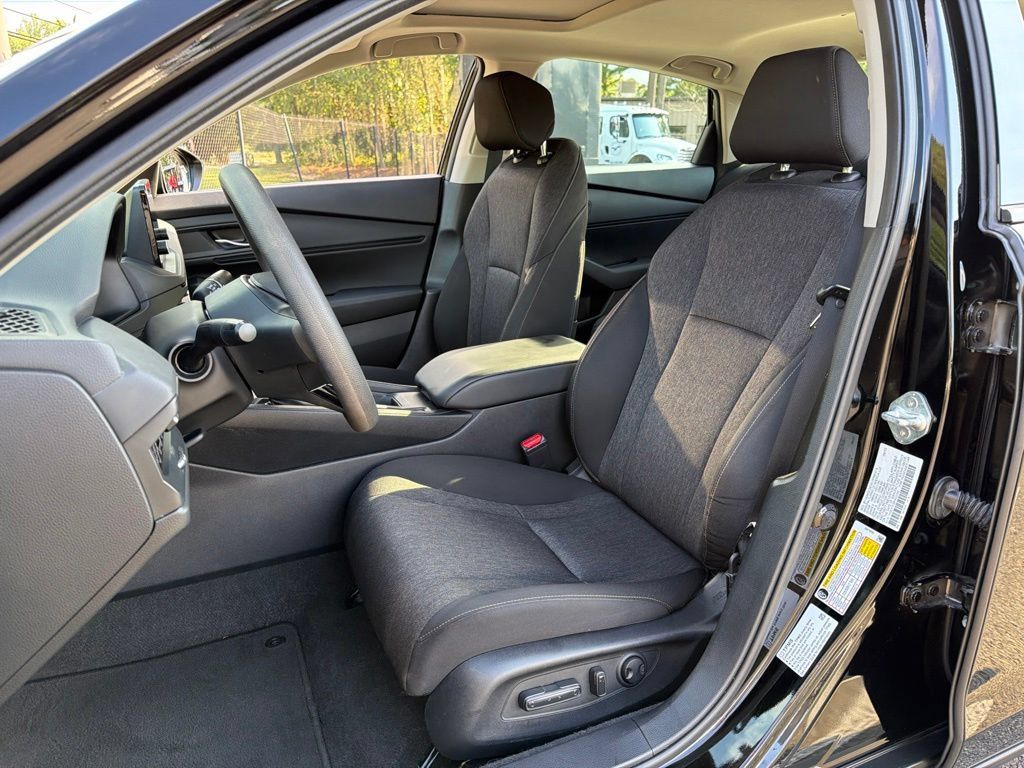 Certified 2023 Honda Accord EX image 18