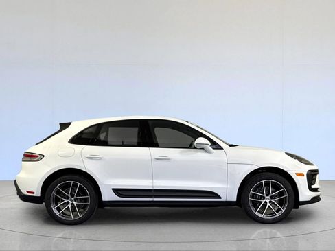 Certified 2025 Porsche Macan image 9