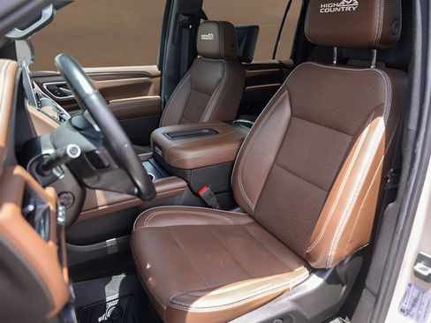 Used 2021 Chevrolet Suburban High Country AWD/4WD image 7