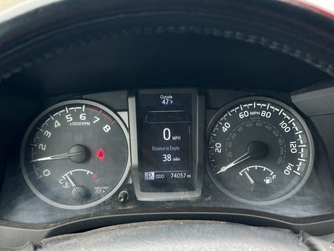 Used 2018 Toyota Tacoma TRD Sport w/ Technology Package image 22