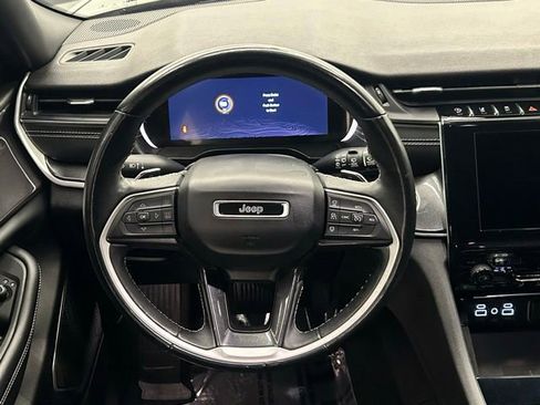 Used 2021 Jeep Grand Cherokee L Laredo image 24